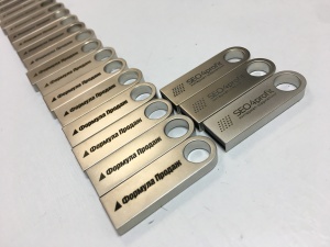 Гравировка на флешке