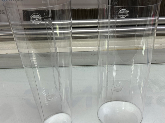 Труба из прозрачного пластика