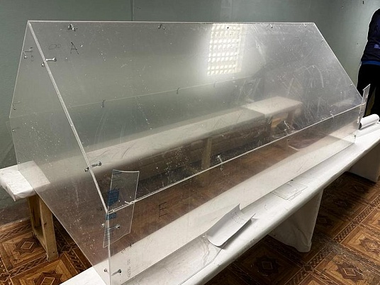 Крышка из оргстекла