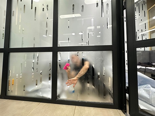 Брендирование офисных перегородок