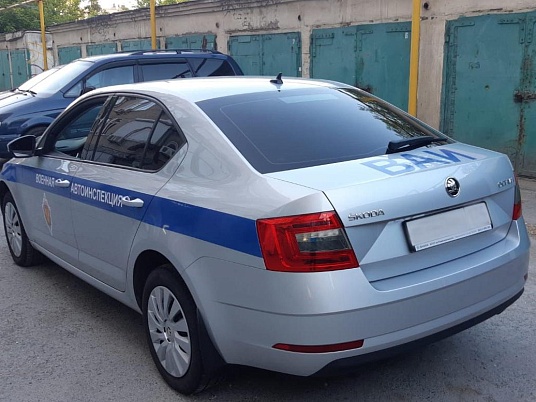 Изготовление наклеек на автомобиль