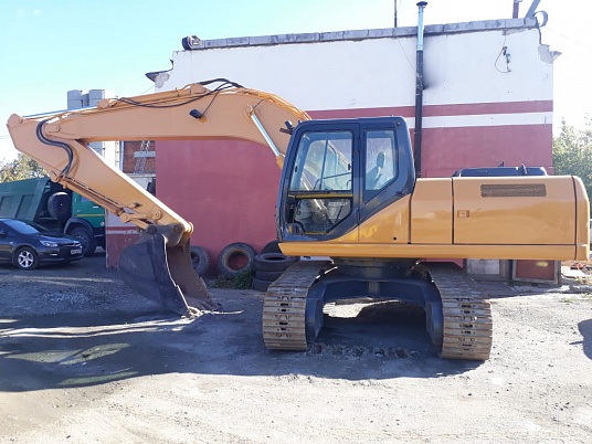 Брендирование экскаватора Case