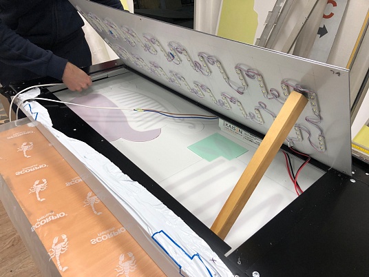 Короб из композита световой с прорезными буквами