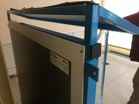 Стенд уличный информационный со стеклом, с замком.