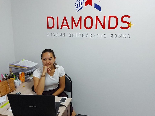 Аппликация из пленки на стену